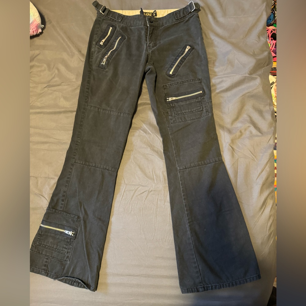 Y2K black pants with zippers.